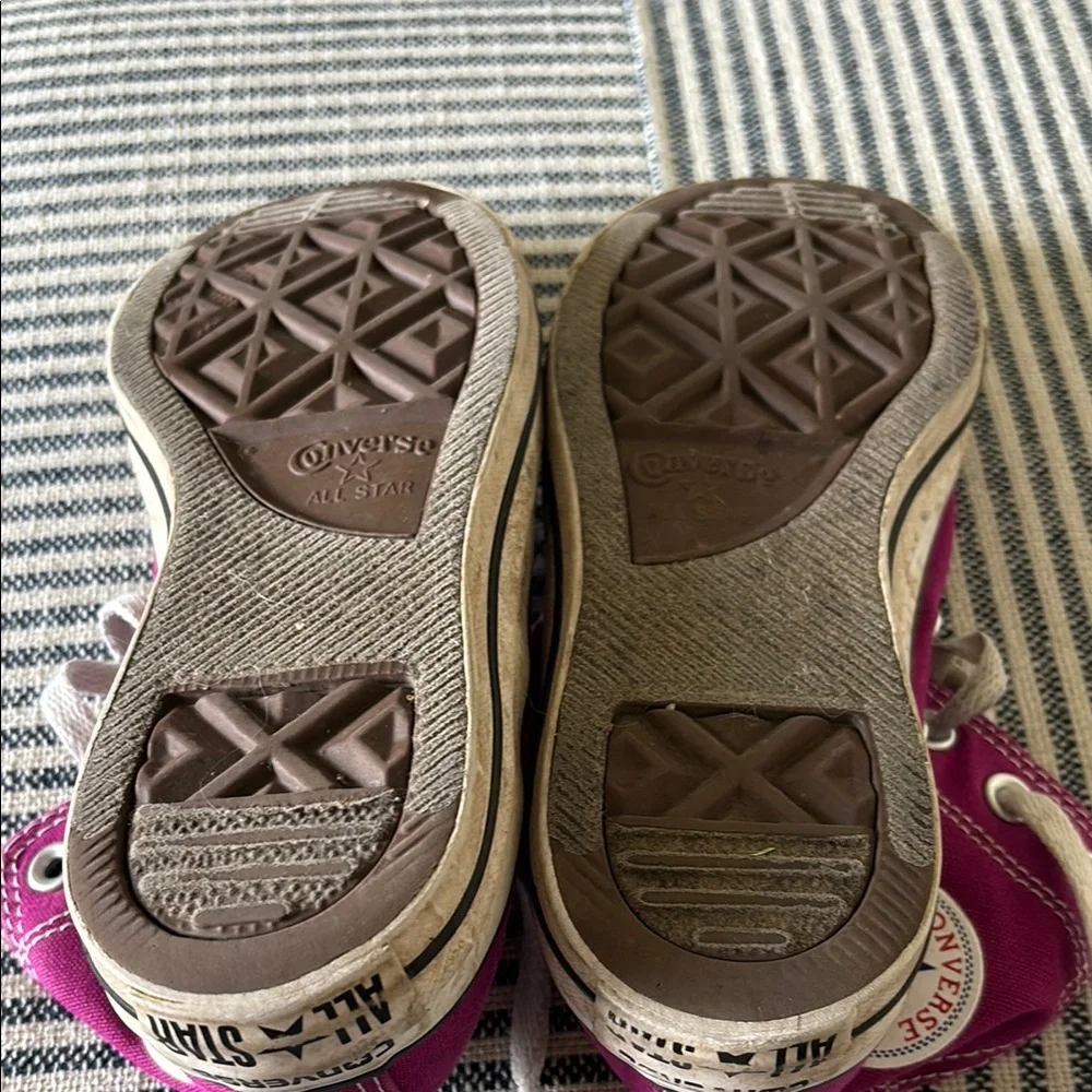 Purple high-Top converse Sneakers women’s 5.5 - Picture 2 of 2